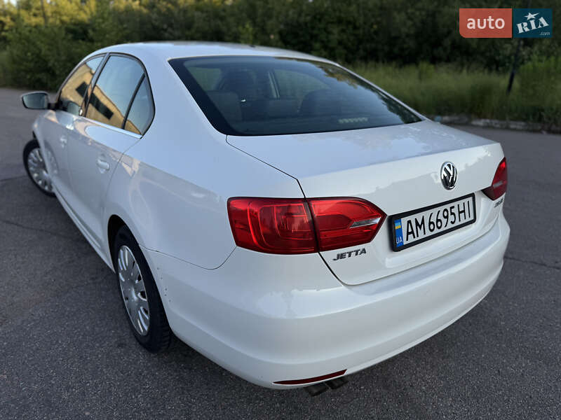 Седан Volkswagen Jetta 2012 в Житомире
