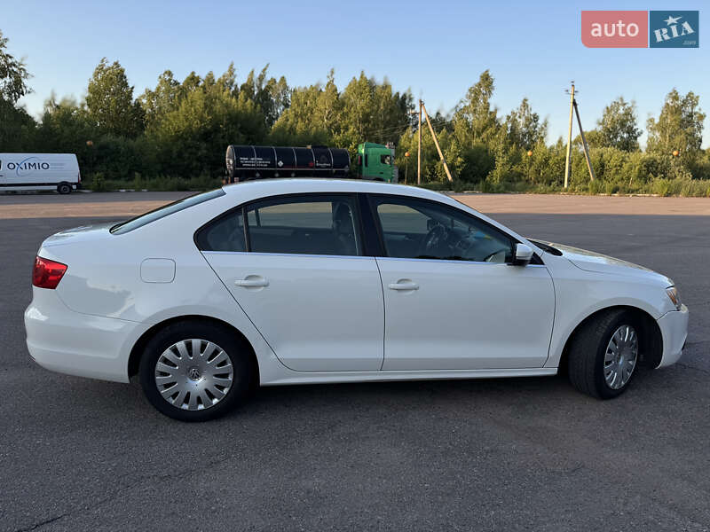 Седан Volkswagen Jetta 2012 в Житомире
