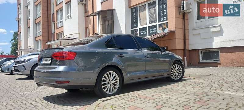 Седан Volkswagen Jetta 2014 в Івано-Франківську