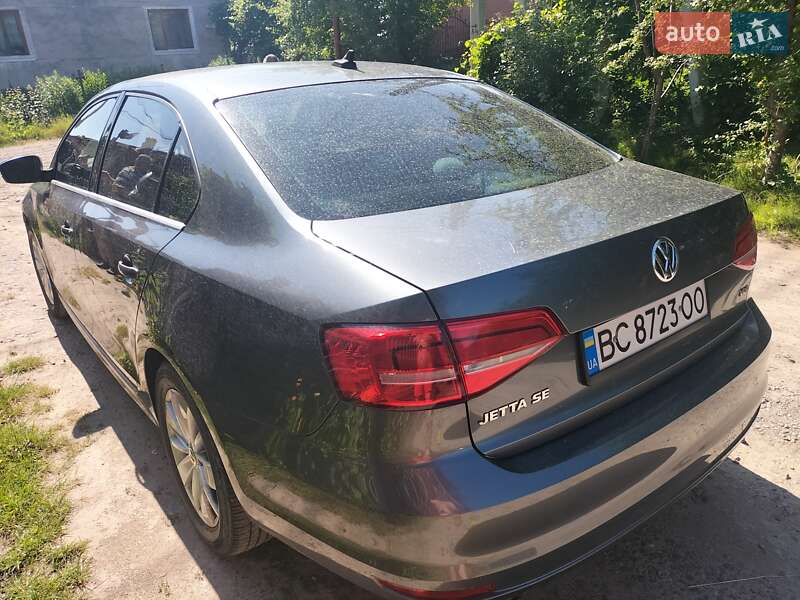 Седан Volkswagen Jetta 2015 в Львові