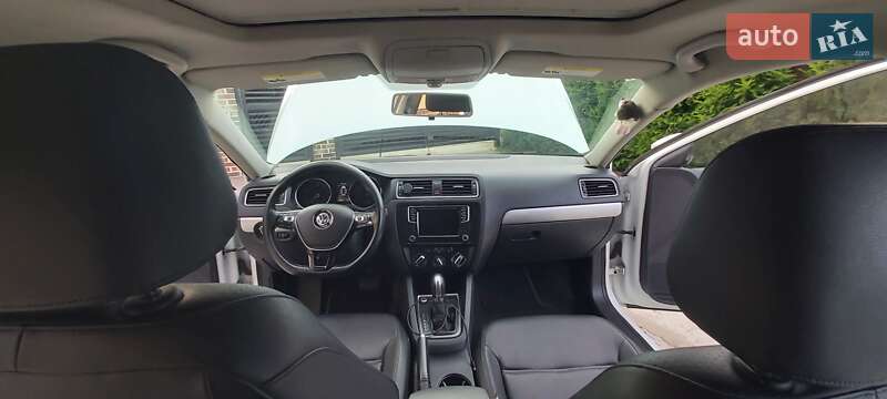 Седан Volkswagen Jetta 2016 в Києві
