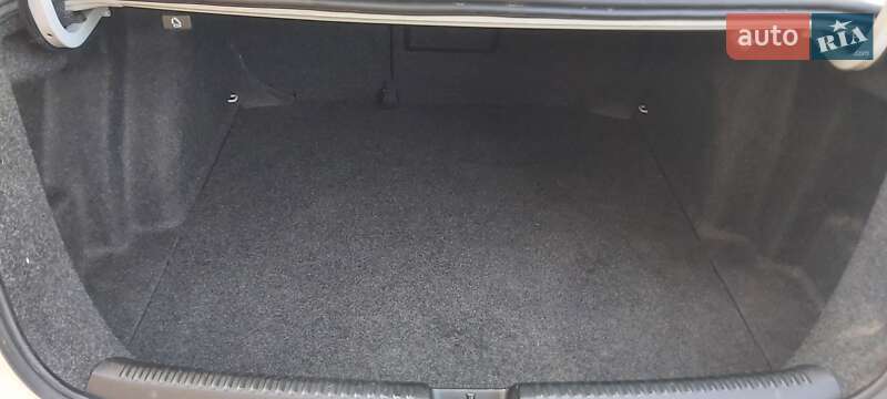 Седан Volkswagen Jetta 2016 в Києві