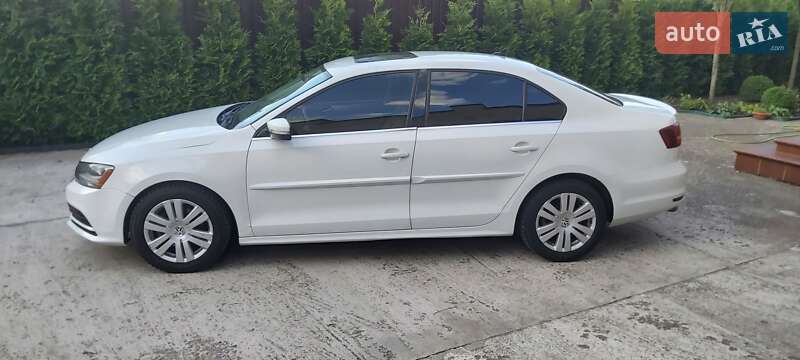 Седан Volkswagen Jetta 2016 в Києві