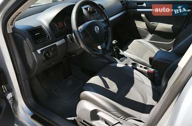 Седан Volkswagen Jetta 2009 в 