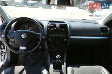 Седан Volkswagen Jetta 2009 в 