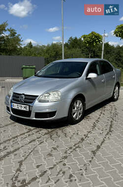 Седан Volkswagen Jetta 2006 в Житомирі
