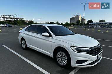 Седан Volkswagen Jetta 2018 в 