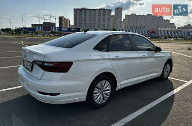 Седан Volkswagen Jetta 2018 в 