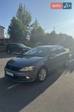 Седан Volkswagen Jetta 2016 в Киеве