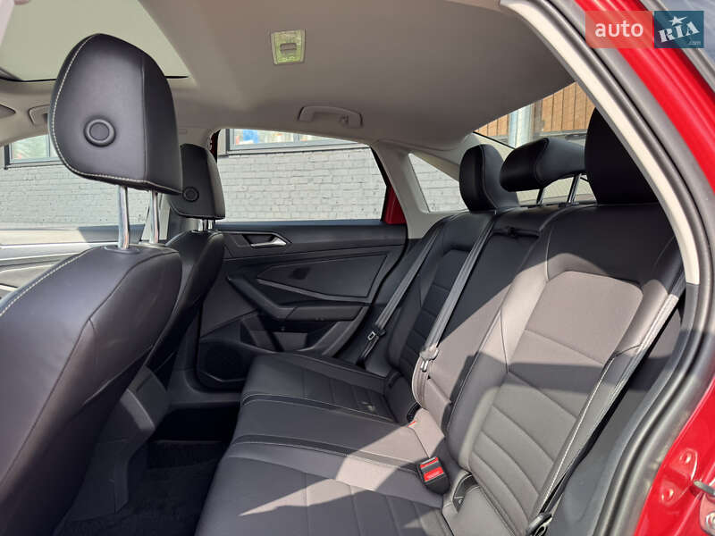 Седан Volkswagen Jetta 2022 в Луцьку