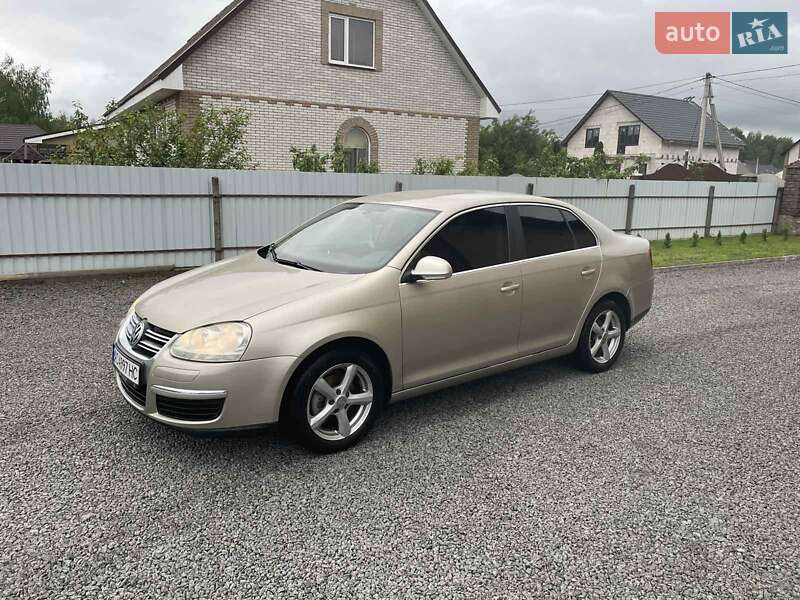 Седан Volkswagen Jetta 2007 в Рокитному