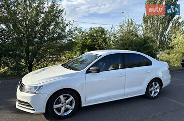 Седан Volkswagen Jetta 2016 в Кривом Роге