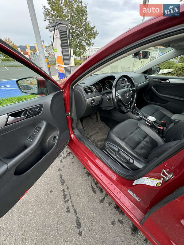 Седан Volkswagen Jetta 2017 в Львові