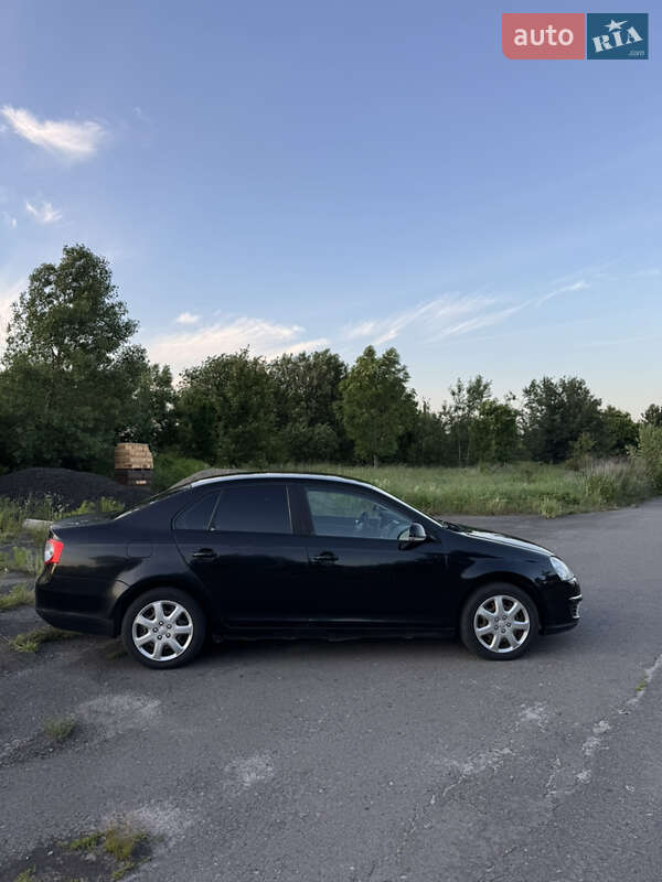 Седан Volkswagen Jetta 2007 в Луцьку