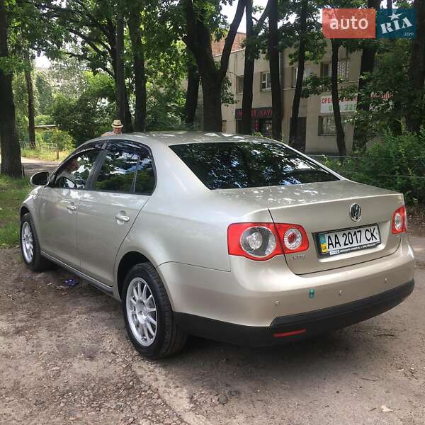 Седан Volkswagen Jetta 2007 в Києві