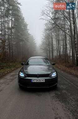 Седан Volkswagen Jetta 2013 в Ивано-Франковске
