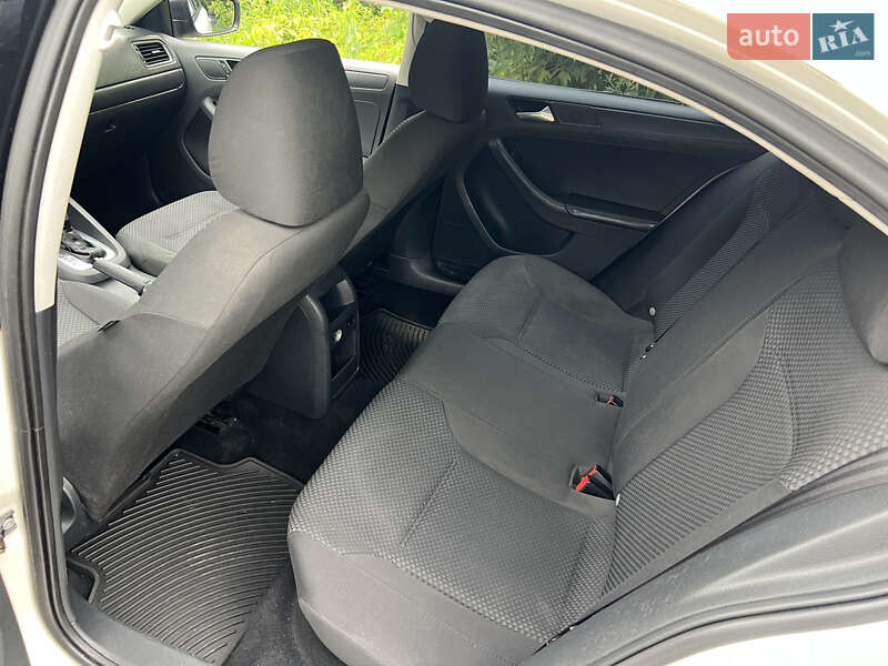 Седан Volkswagen Jetta 2012 в Киеве
