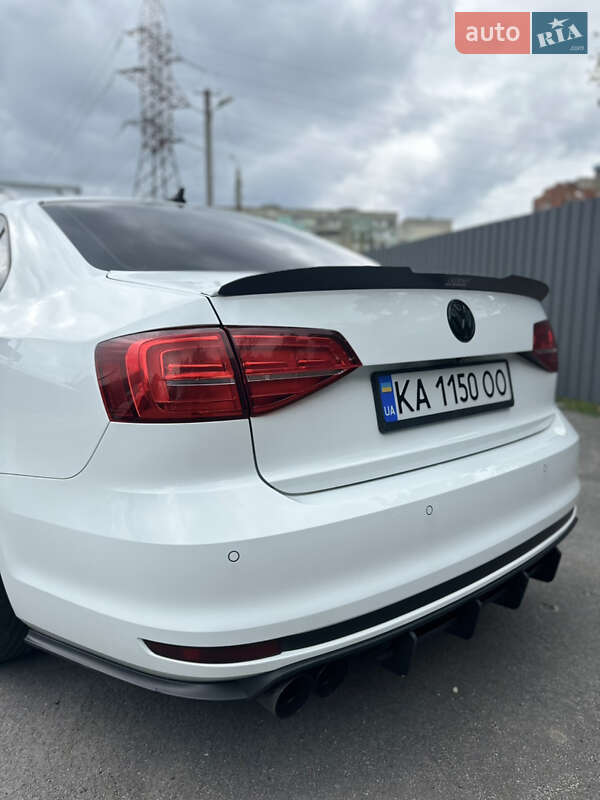 Седан Volkswagen Jetta 2017 в Полтаве