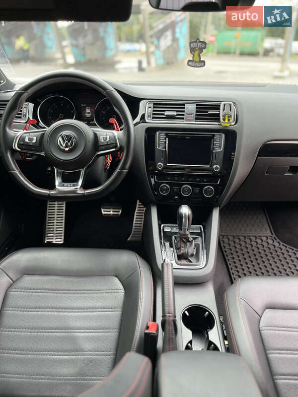 Седан Volkswagen Jetta 2017 в Полтаве