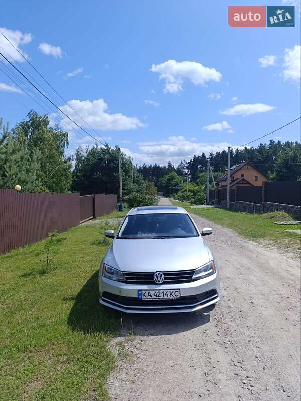 Седан Volkswagen Jetta 2016 в Киеве