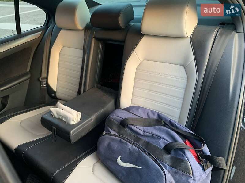 Седан Volkswagen Jetta 2015 в Дніпрі