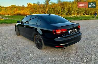 Седан Volkswagen Jetta 2015 в 