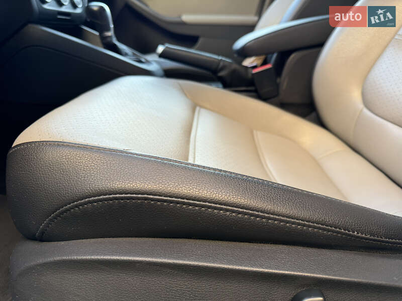 Седан Volkswagen Jetta 2013 в Києві