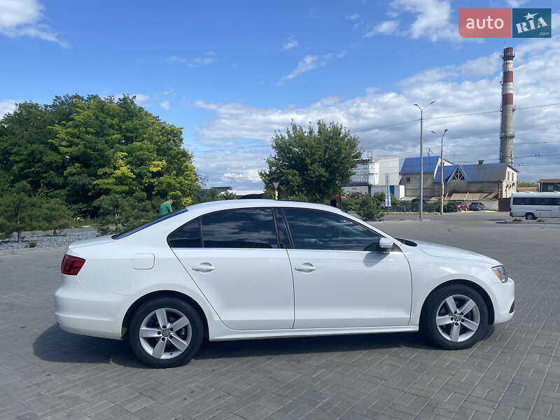 Седан Volkswagen Jetta 2012 в Днепре