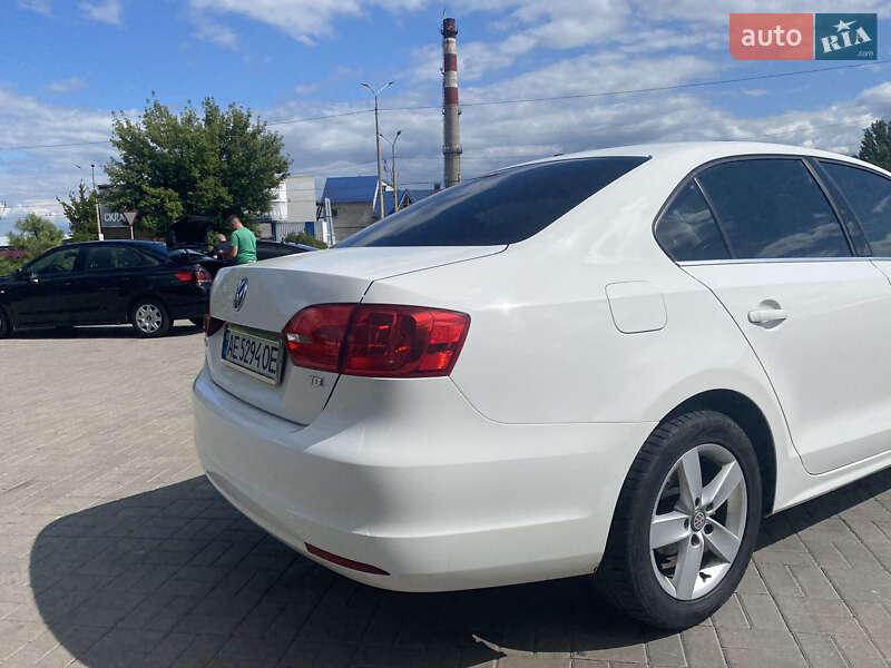 Седан Volkswagen Jetta 2012 в Днепре