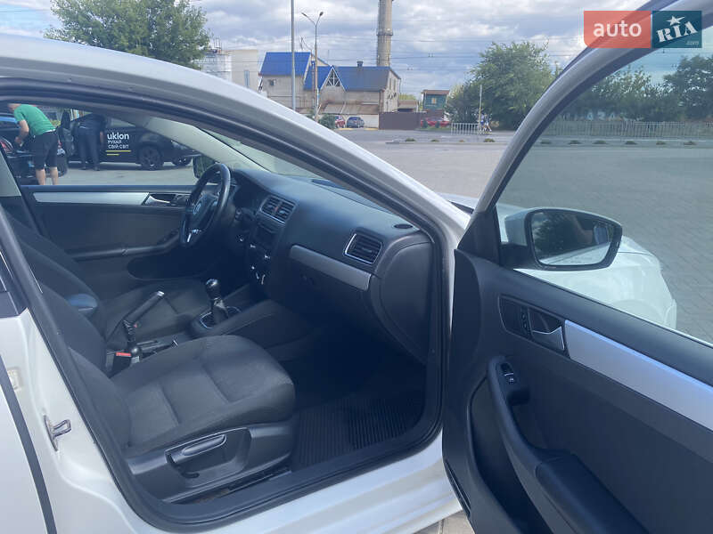 Седан Volkswagen Jetta 2012 в Днепре