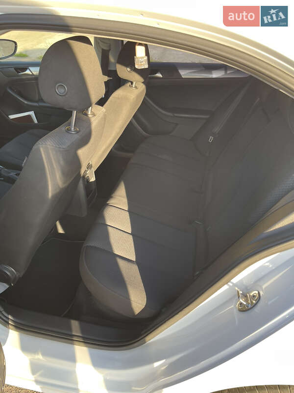 Седан Volkswagen Jetta 2016 в Рівному