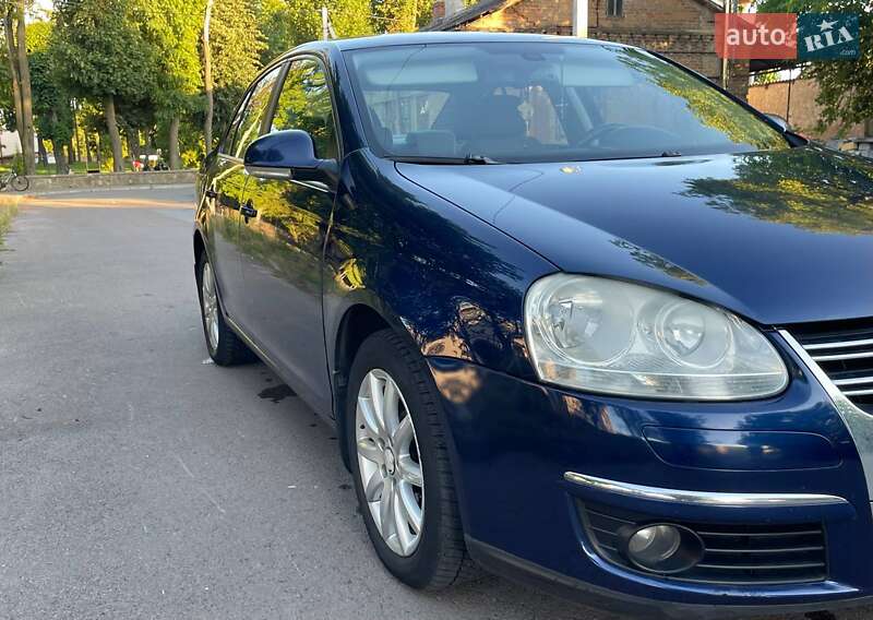 Седан Volkswagen Jetta 2008 в Ровно