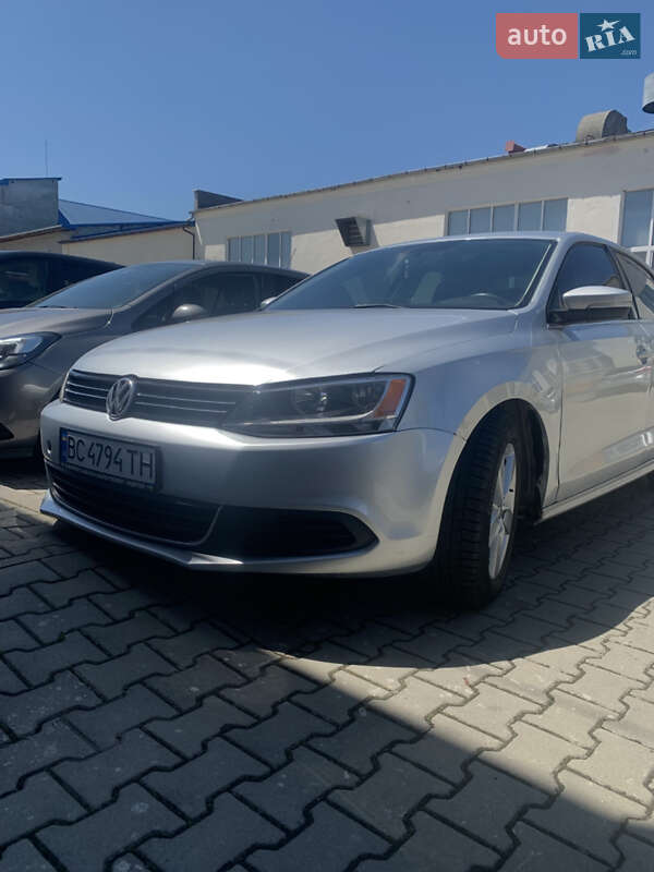 Седан Volkswagen Jetta 2013 в Яворове