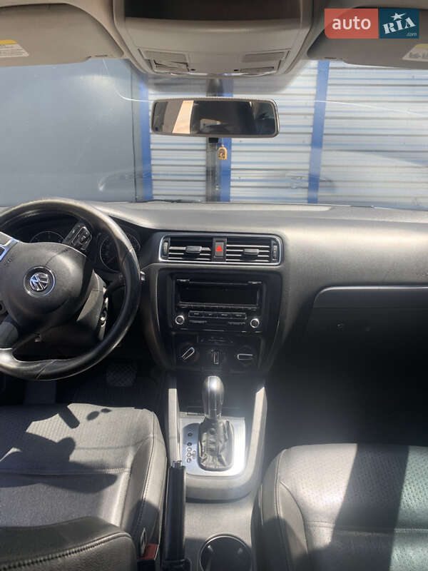 Седан Volkswagen Jetta 2013 в Яворове