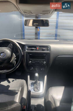 Седан Volkswagen Jetta 2013 в 
