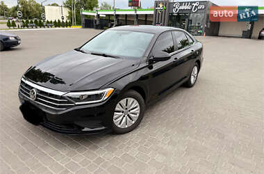 Седан Volkswagen Jetta 2018 в 