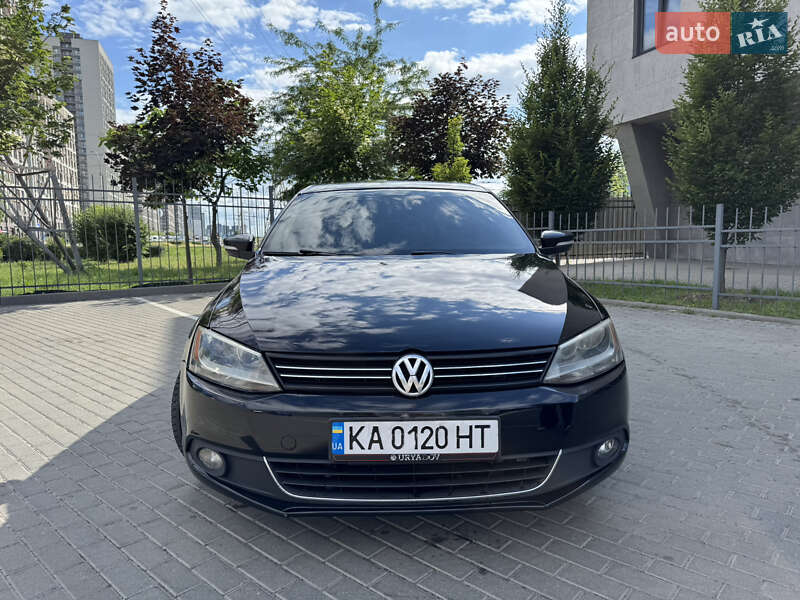 Седан Volkswagen Jetta 2012 в Киеве