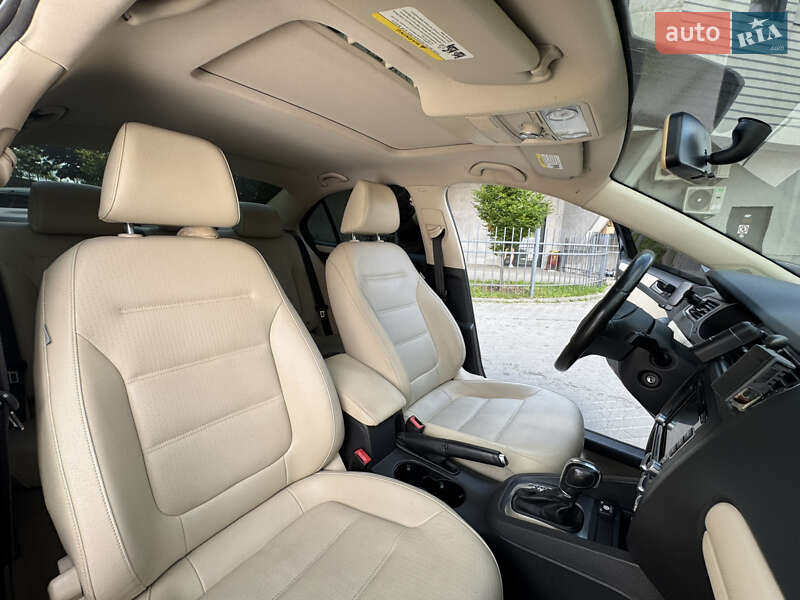 Седан Volkswagen Jetta 2012 в Киеве