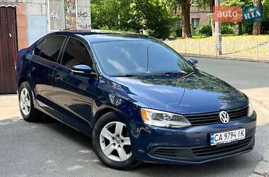 Седан Volkswagen Jetta 2010 в Києві