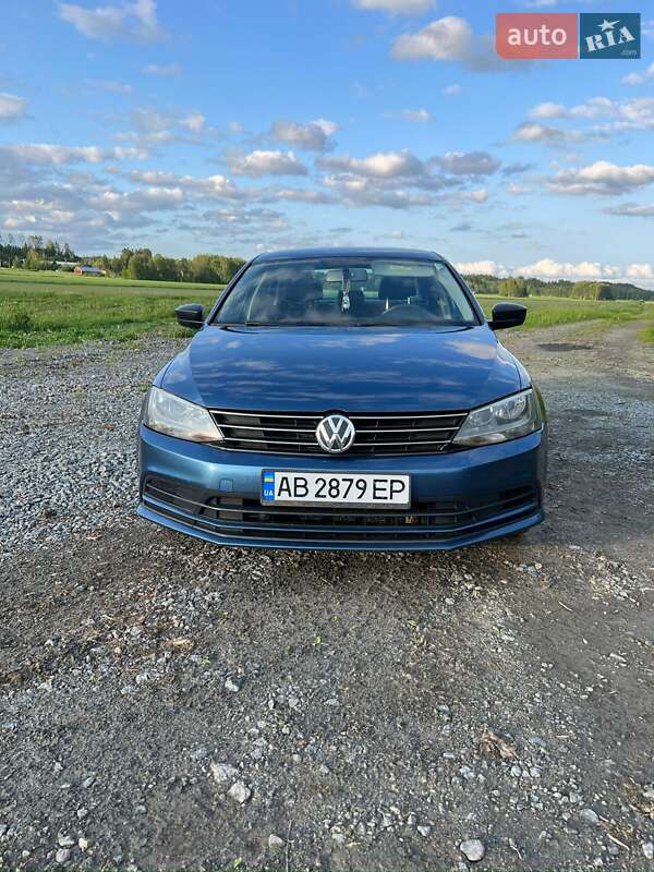 Седан Volkswagen Jetta 2016 в Львові
