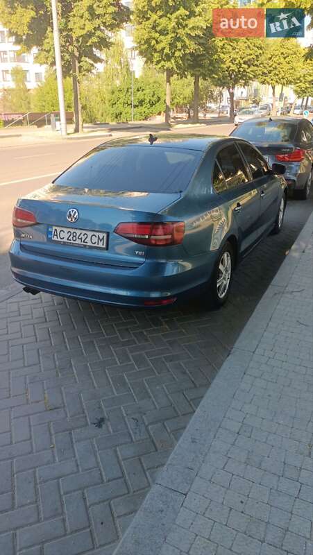 Седан Volkswagen Jetta 2015 в Луцке