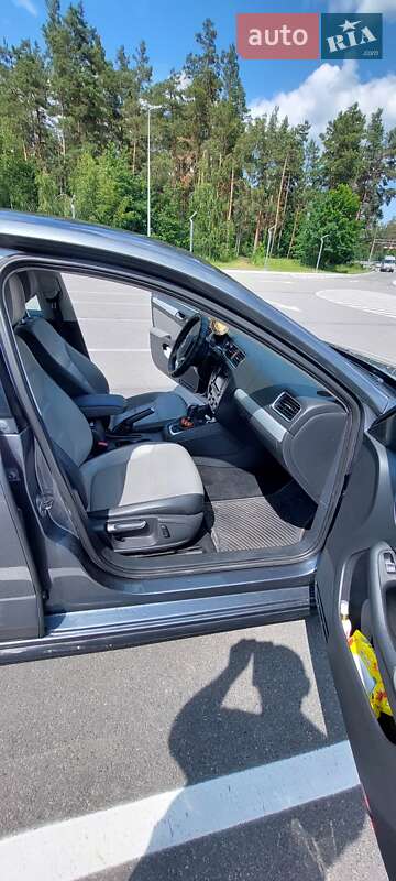 Седан Volkswagen Jetta 2013 в Киеве
