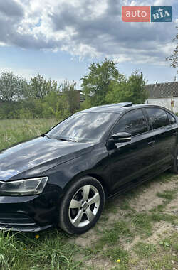Седан Volkswagen Jetta 2015 в Хмельницькому