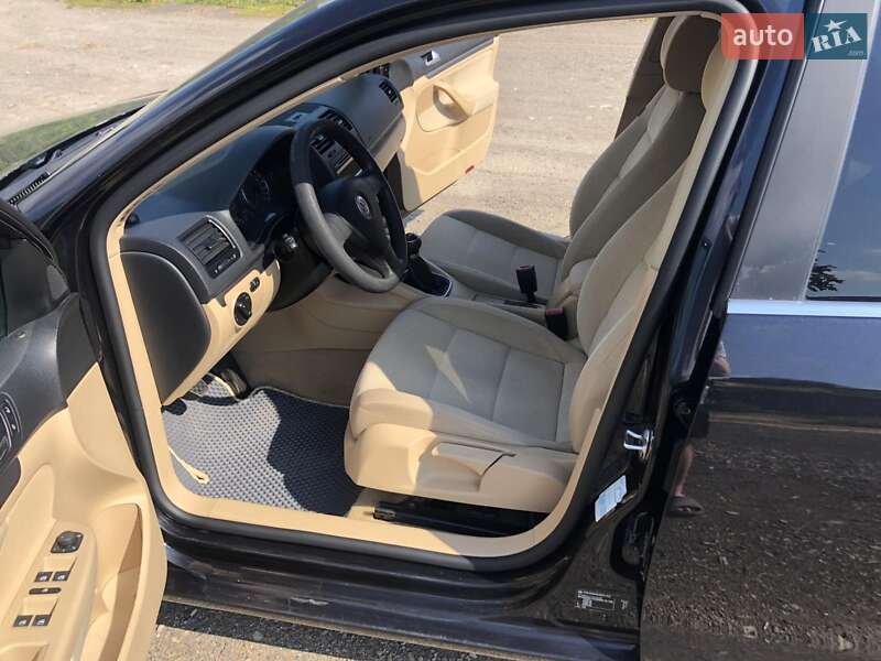 Седан Volkswagen Jetta 2008 в Ланчині