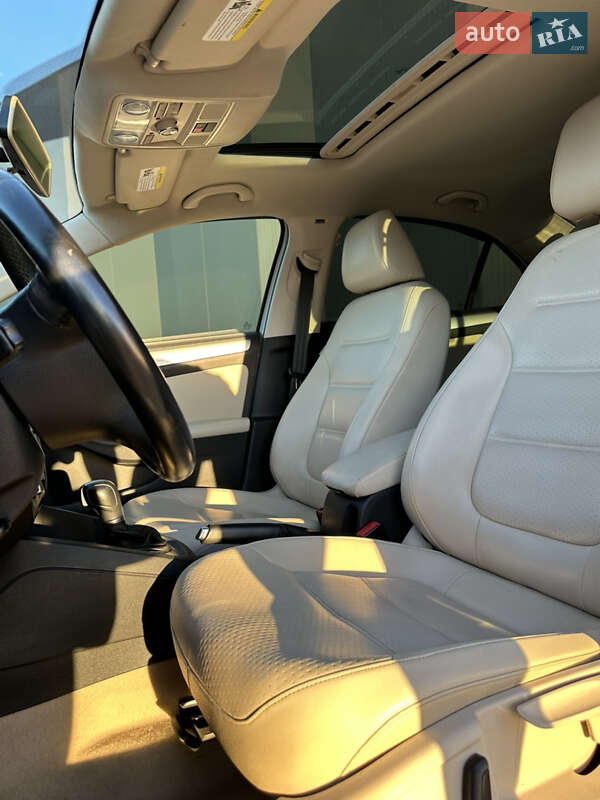 Седан Volkswagen Jetta 2014 в Хмельницком