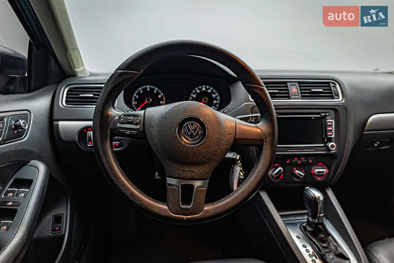 Седан Volkswagen Jetta 2013 в Києві