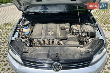Седан Volkswagen Jetta 2011 в 