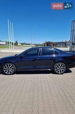 Седан Volkswagen Jetta 2013 в 