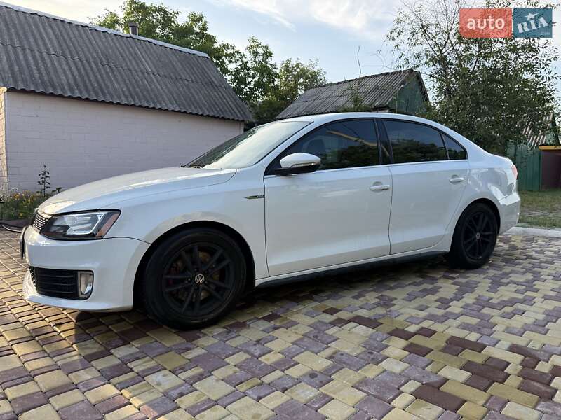 Седан Volkswagen Jetta 2015 в Києві