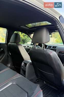 Седан Volkswagen Jetta 2015 в 